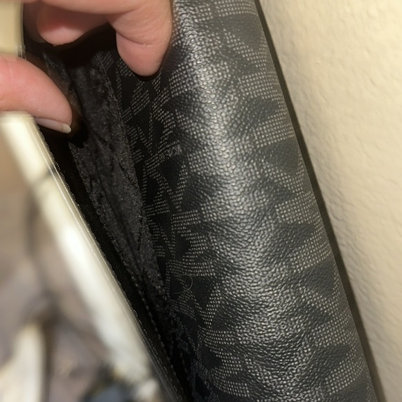 Michael Kors Black Monogram Cross Body Bag - Picture 3 of 8